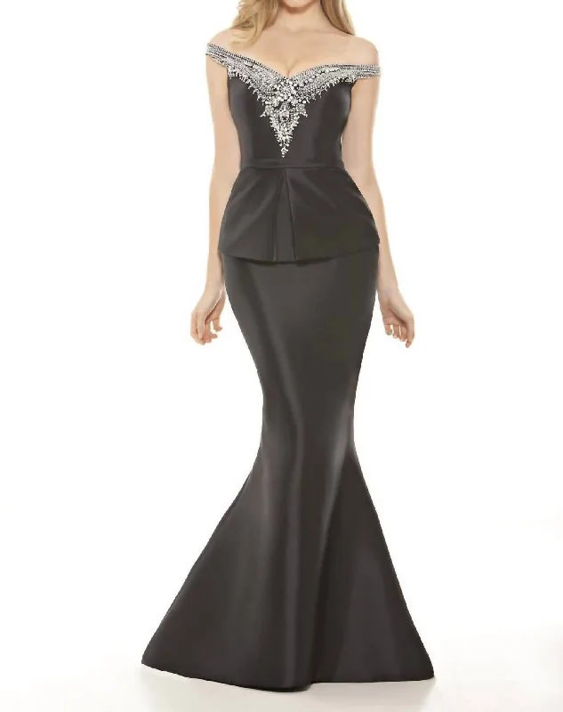Off Shoulder Trim Dress With Rhinestones In Black Vintage unclassified dresses